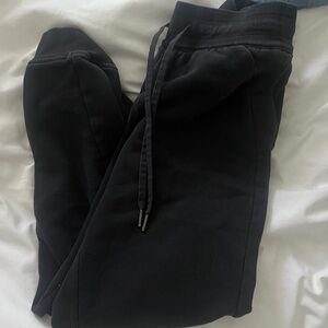 Scuba High-Rised Cropped Jogger Black